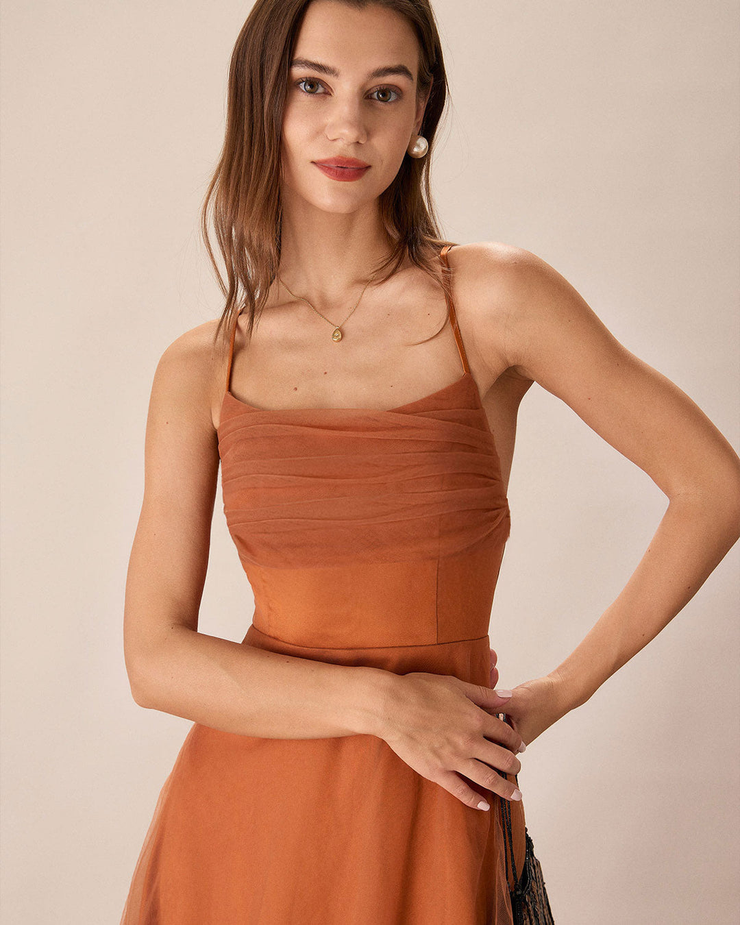 Caramel™ | Fließendes Midikleid aus Slip